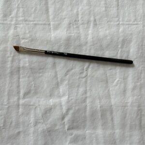 MAC Cosmetics 266 Angled Makeup Brush - Black and Silver